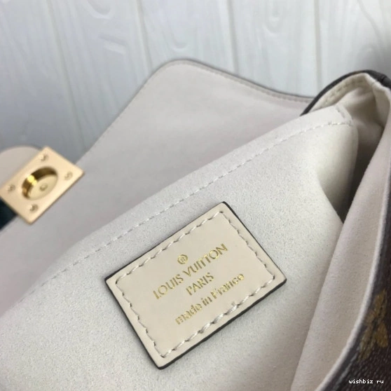 WIS BB LOUIS VUITTON LOCKY 0824